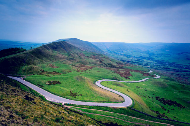 Mam Tor, Peak District. Image by Chris2766 (via Shutterstock).